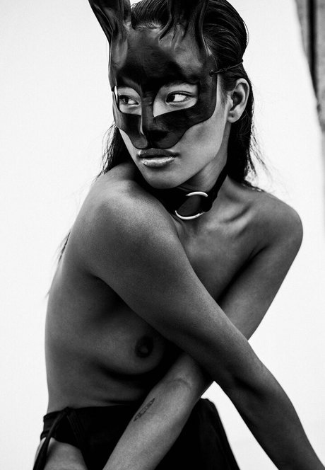 Nona Sobo beautiful model pics