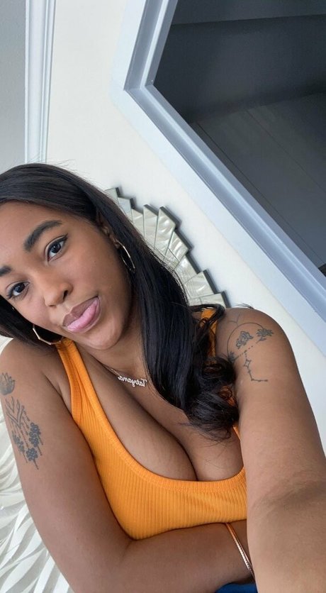 TatyMx nudes model pic