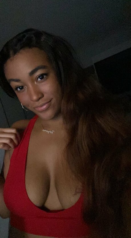 TatyMx pornographic actress picture