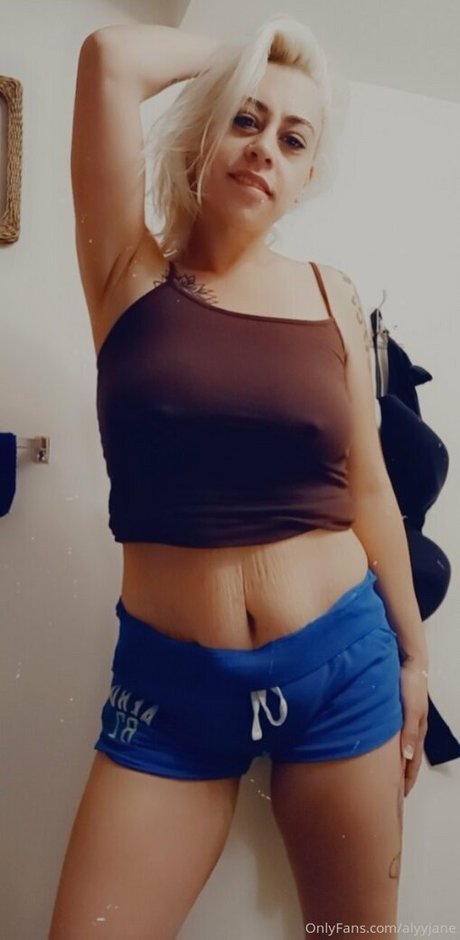 alyyjane naked actress image