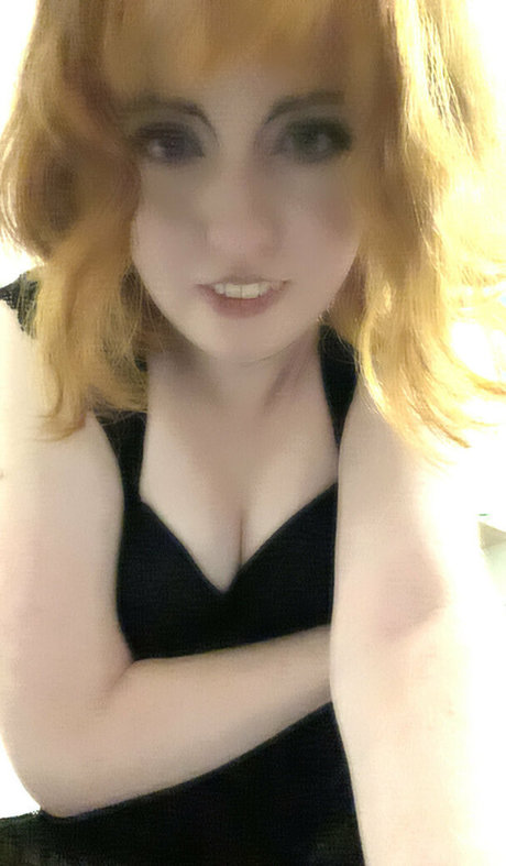 curvy blonde onlyfans naked photo