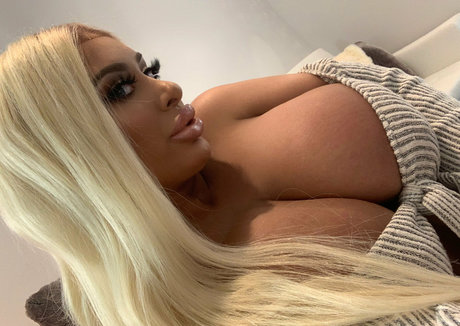 mssnewbooty hot model gallery