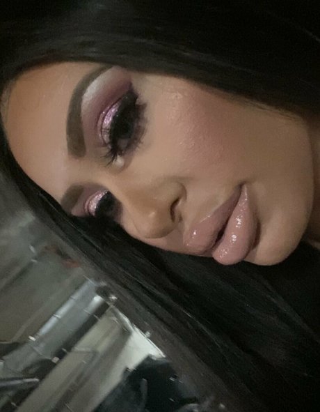 mssnewbooty model pretty pics