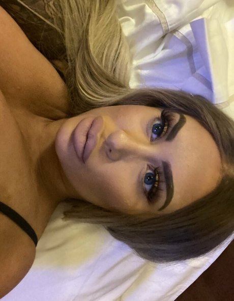 mssnewbooty high quality model images