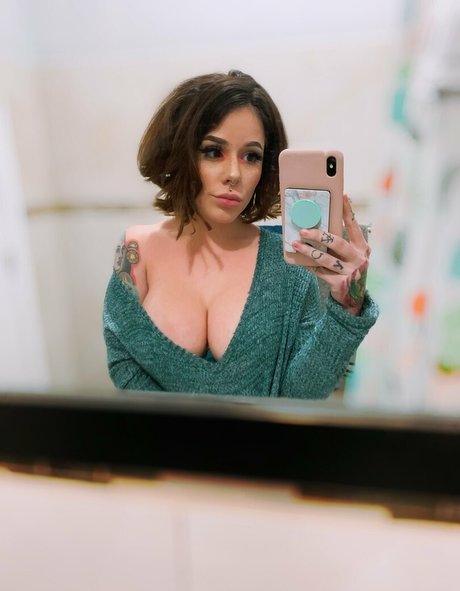 ihatelaiika model adult pics