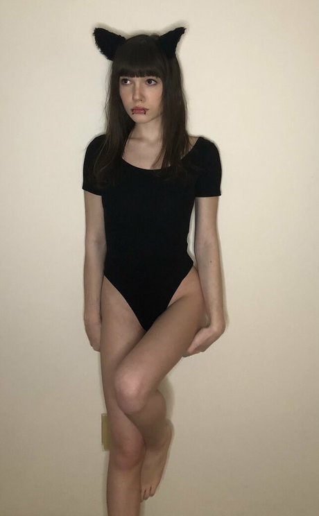 Mewnii model high quality galleries