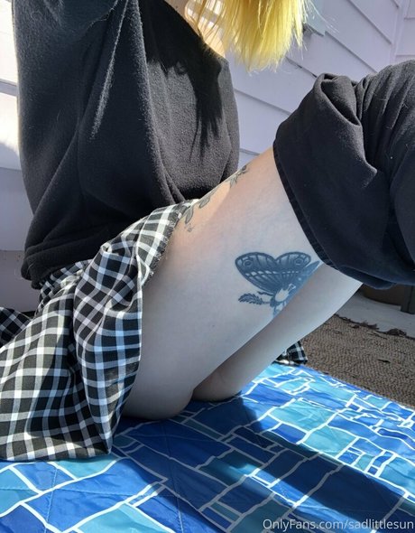 sadlittlesun adult model image