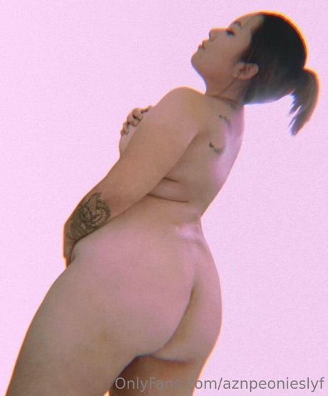 aznpeonieslyf model hot photos