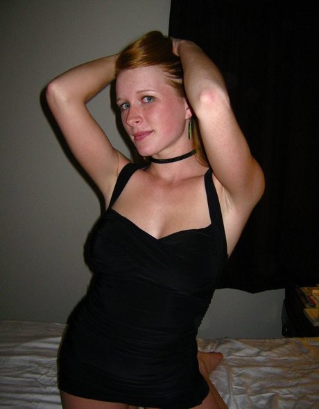 Natural Red model erotic pics