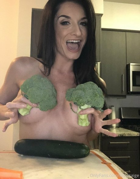 Silvia Saige pornstar erotic galleries