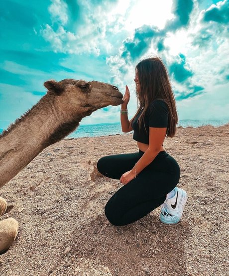 Lara Benjamina Winter erotic star picture