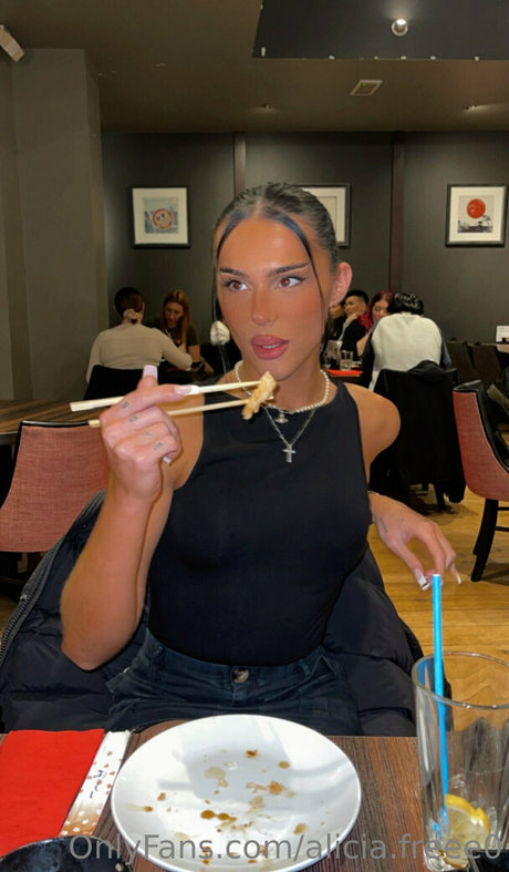 alicia freee0 art model photos