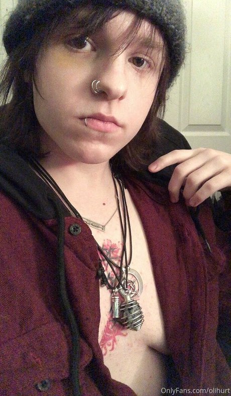 olihurt hot star pics