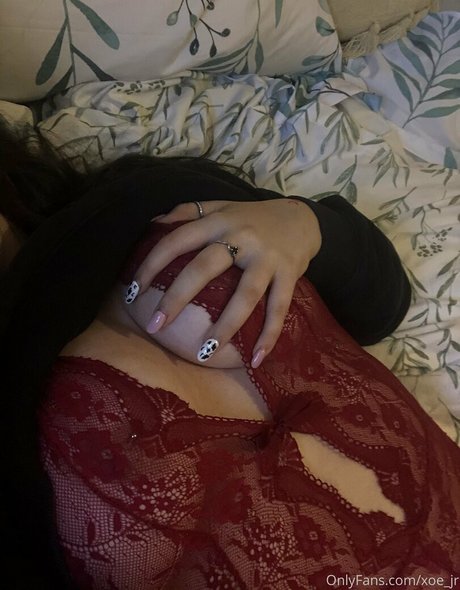 xoe jr art actress photo