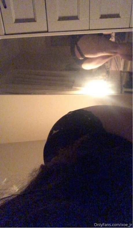 xoe jr model adult picture