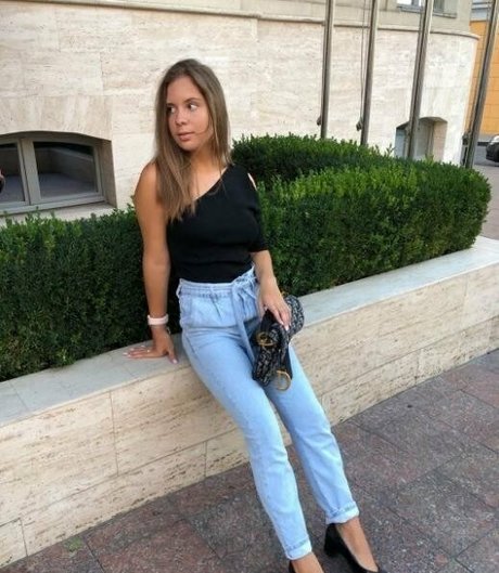 margaritatulip pretty model img