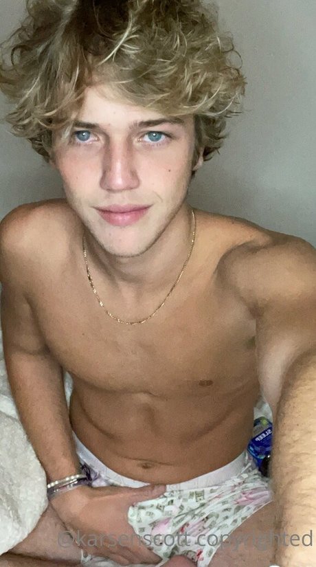karsen scott naked star pics