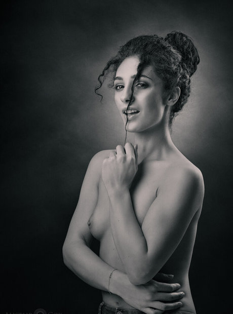 Mischkah Scott hot actress photos