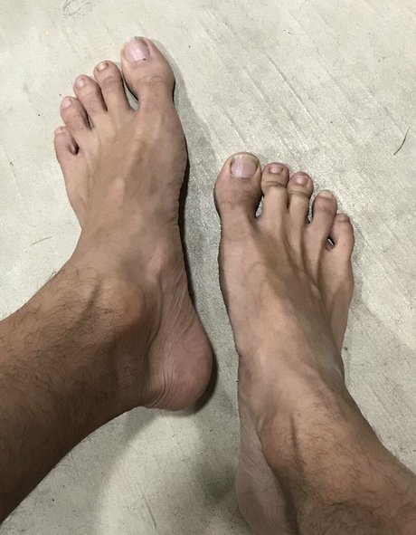 barefeeticus nudes model pics