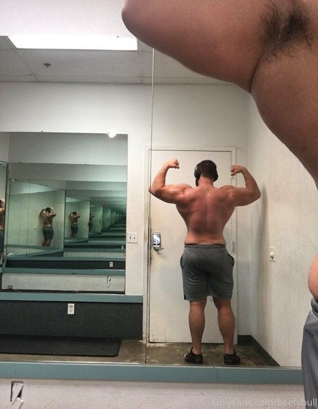 beefybull naked model pic