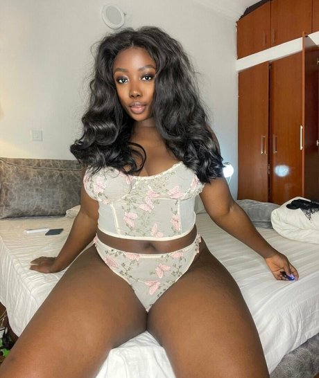 duobella model hot pics