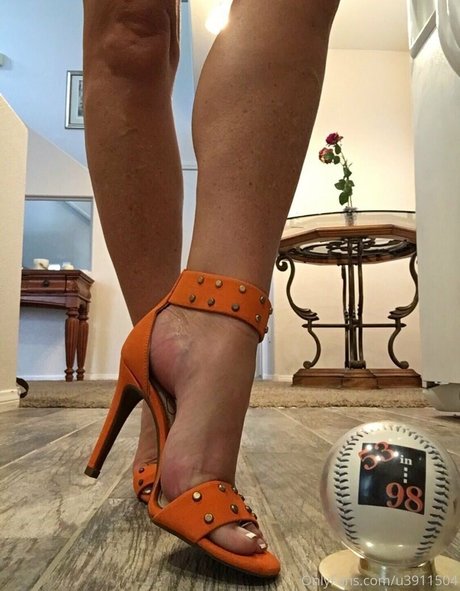 wonderfeetwoman adult actress pics