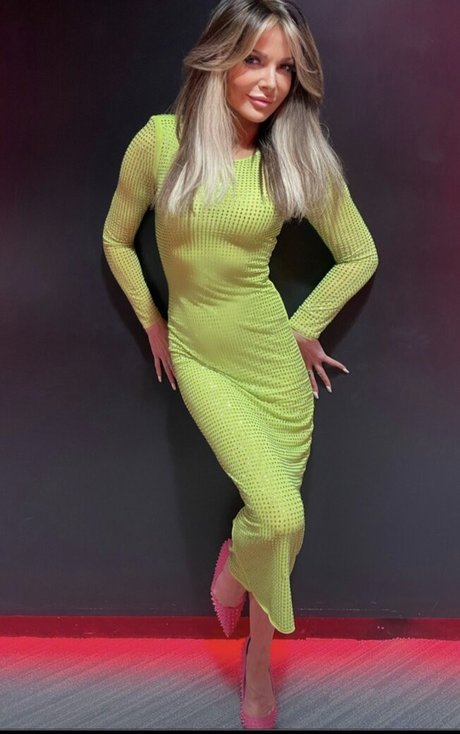 Lizzie Cundy xxx model photo