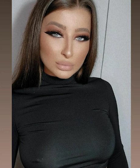 roxanasilvanasandu art pornstar picture