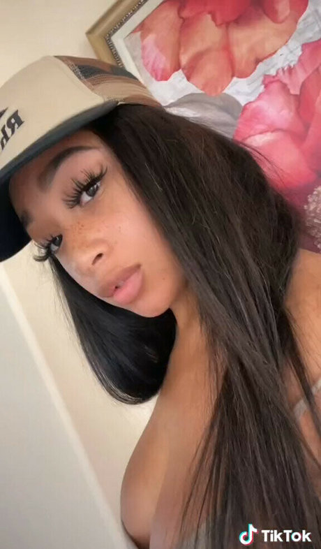 Lexxiibaebie pornstar photo