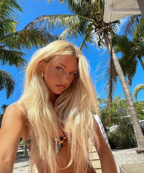 Marissa Daleigh beautiful model img