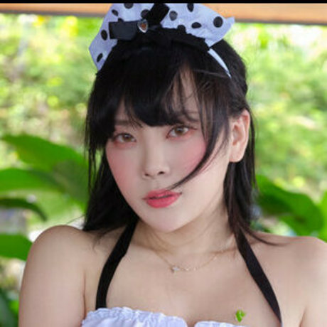 ArtGravia model xxx pictures