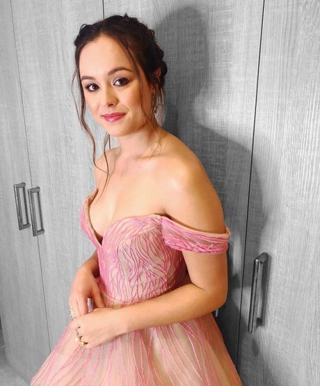 Hayley Orrantia star porn photo