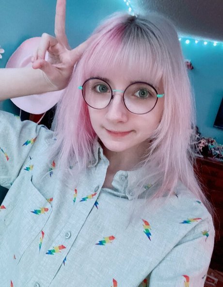 renbunni naked actress galleries