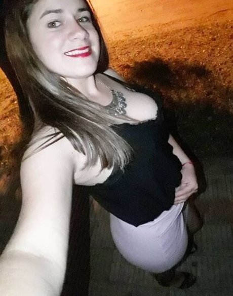 Jovencita Pulposa sexy pornstar pics