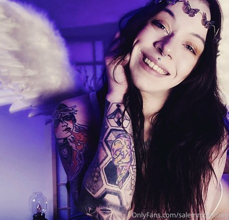 salemmoonfree model hot photo