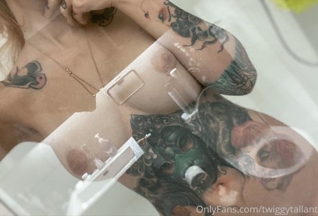 Twiggy Tallant model xxx gallery