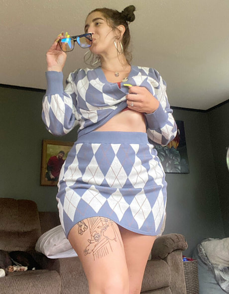 this cake naked star photos