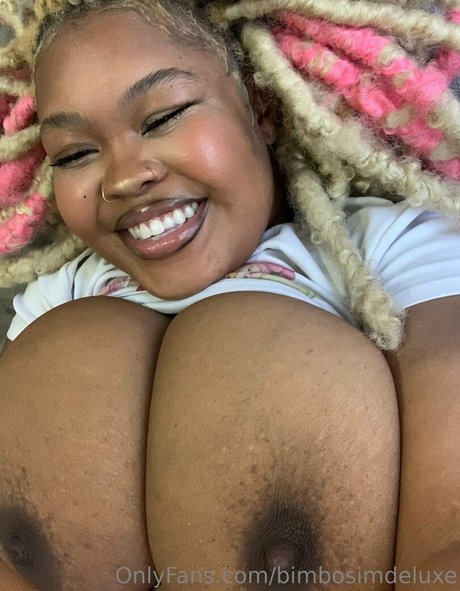 bimbosimdeluxe xxx model photo