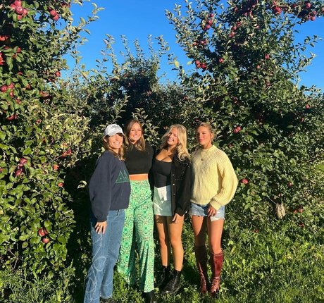 Ashley Hackel model erotic pic