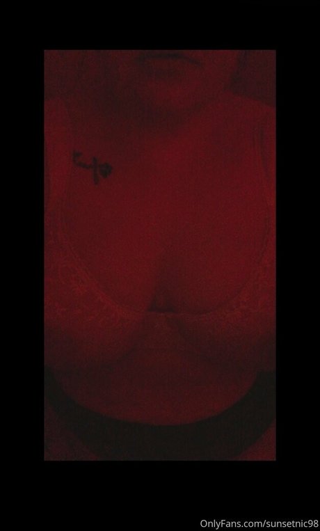 sunsetnic98 sexy pornstar gallery