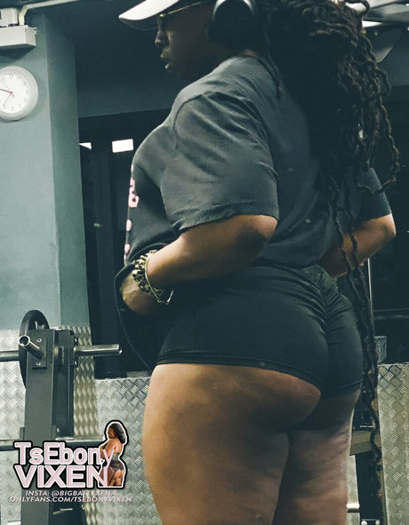 tsebonyvixen star nude photos