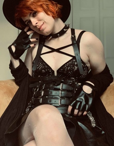 naughtylittlekitten93 hot star img