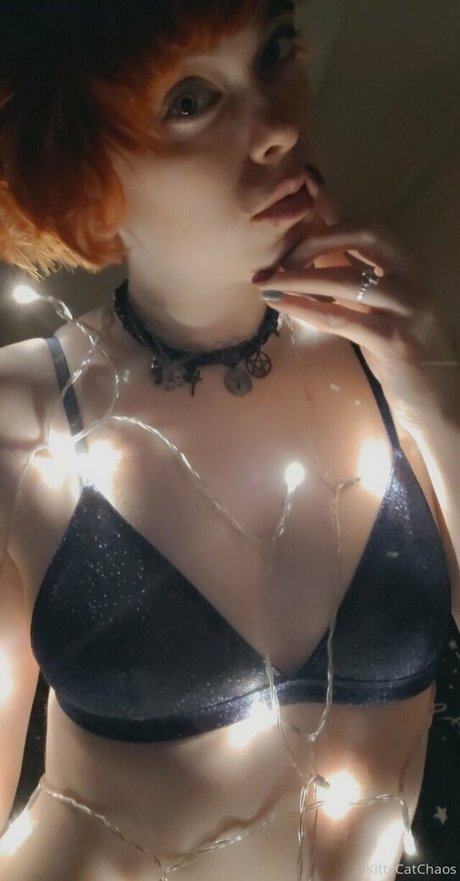 naughtylittlekitten93 erotic actress img