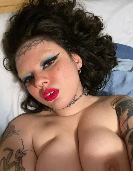 messgender naked model pic