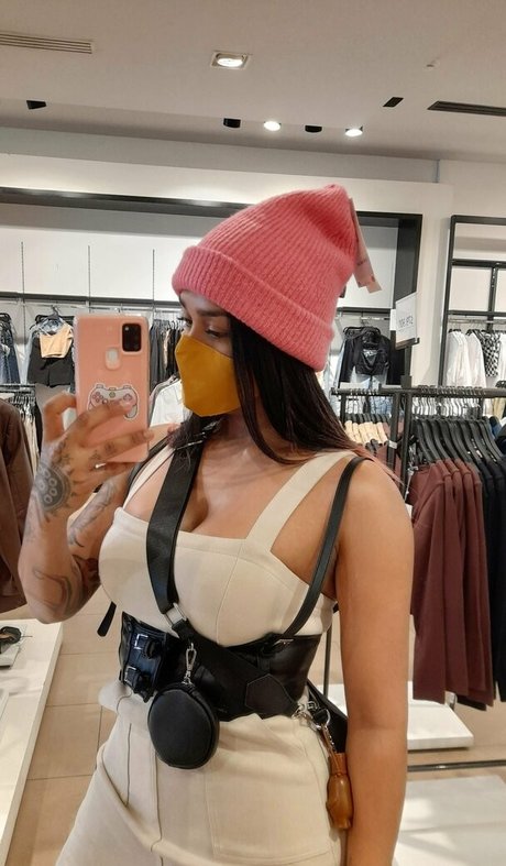 lolitasquirt hd model image