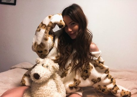 adrianabanana420 sexy actress gallery