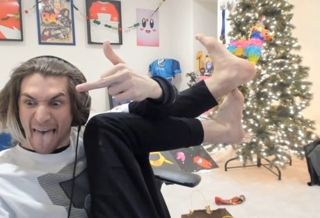 xqcow1 pornographic actress img