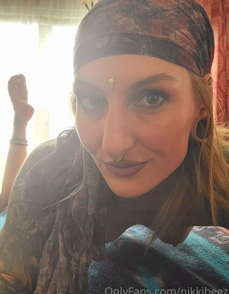 nikkibeez erotic actress image