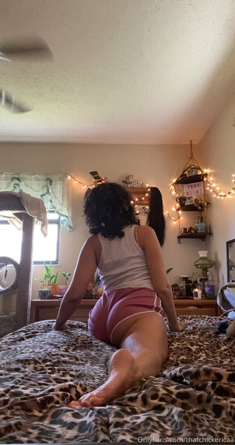 teasye pretty model photo