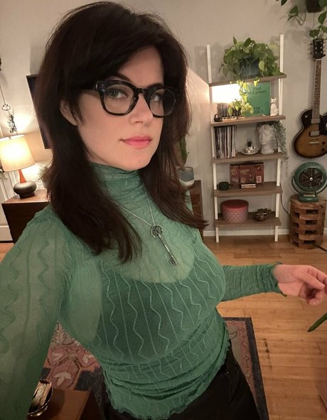 Allie Goertz nice actress galleries